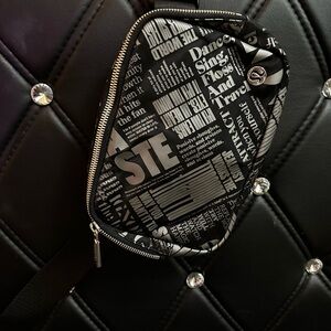 Lululemon Athletica Black and Silver Manifesto print Belt Bag